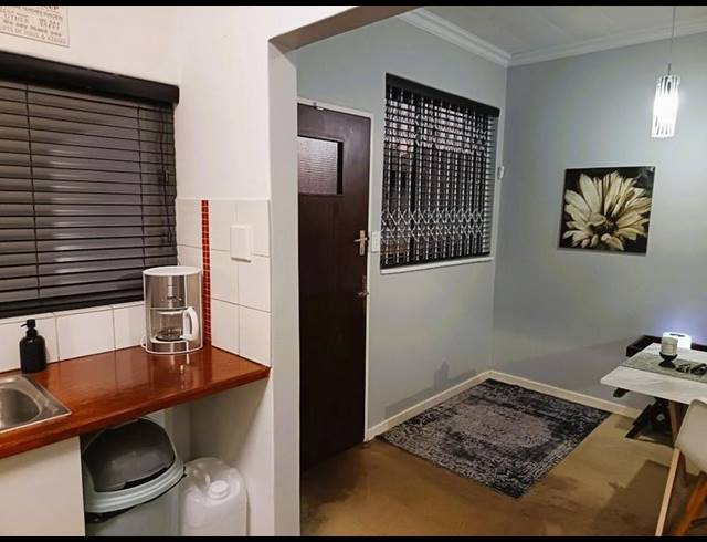 2 BEDROOM APARTMENT FOR SALE IN LYTTELTON MANOR